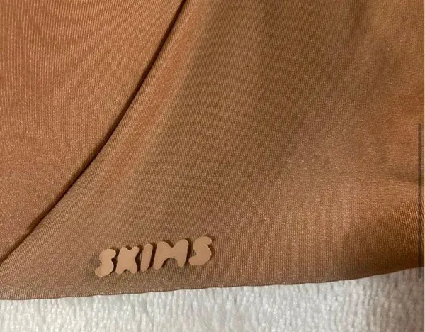 SKIMS Wireless Super Push Up - Image 3