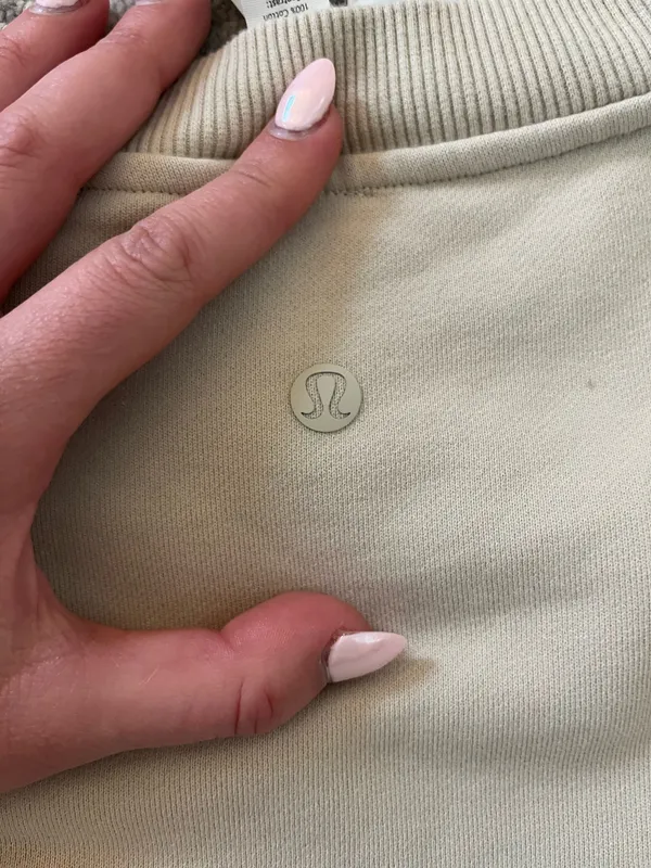Lululemon Top Short Sleeve Cropped - Image 4