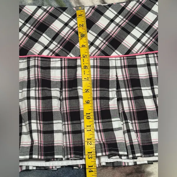 DKNY Y2K Black, White, Pink Plaid Pleated Mini Skater Skirt - Image 6
