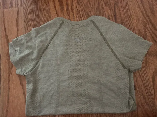 Lululemon Swiftly Tech Short Sleeve Shirt - Image 3
