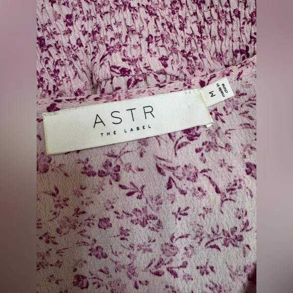 Astr The Label Pink Fuchsia Floral Smocked Lace Blouse size Medium $88 - Image 8