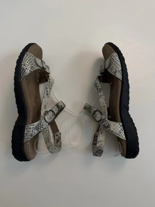 Taos Sandals Beauty Buckles Adjustable Comfort Travel Reptile Print Black Grey - Image 6