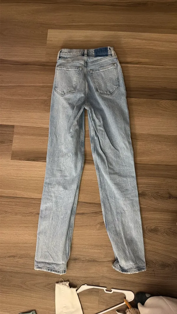 Abercrombie Jeans - Image 3