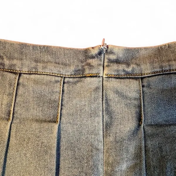 Light Blue Pleated Mini Denim Skirt with undershorts Sz M - Image 5