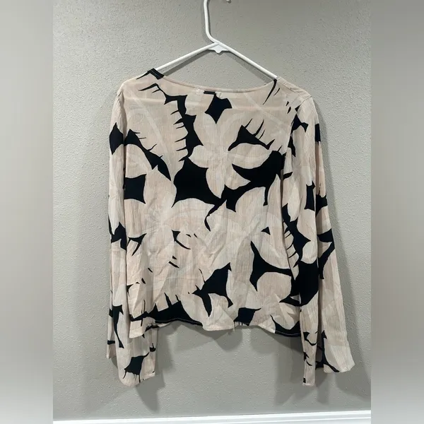 Buckle Women's Top - Black and Cream - Image 4