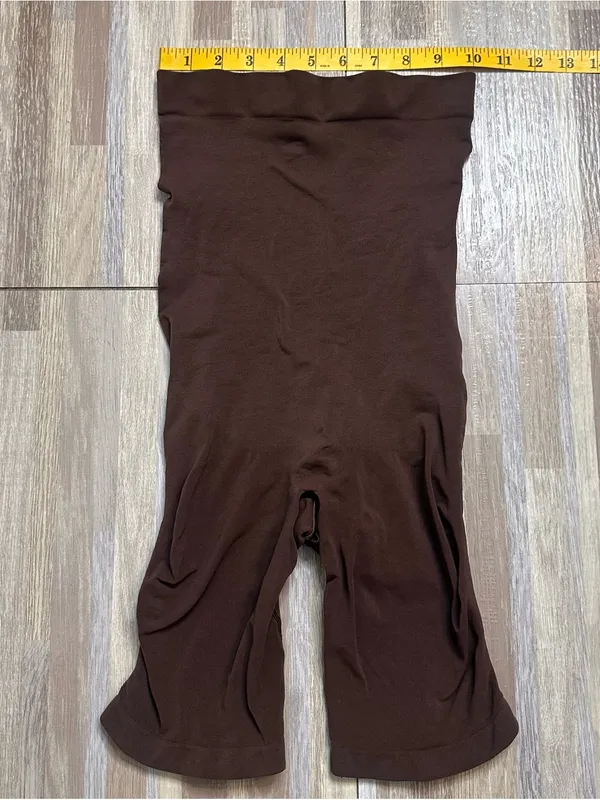 SKIMS Brown High-Waist Shapewear Bike Shorts - Image 2