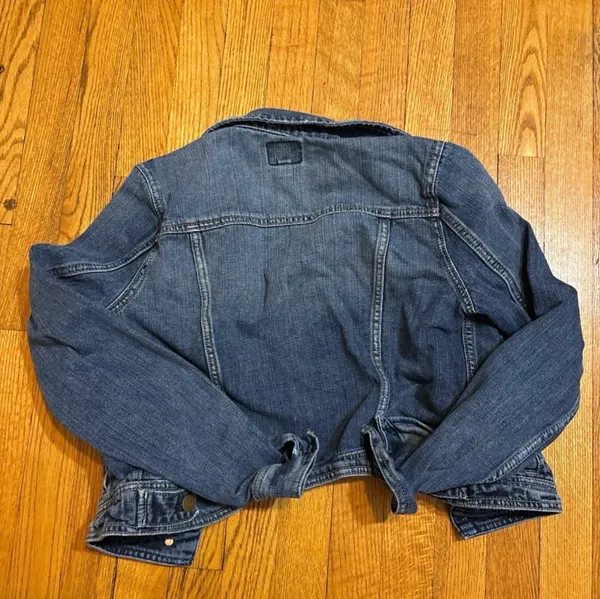 American Eagle Jean Jacket Size Medium  - Image 5