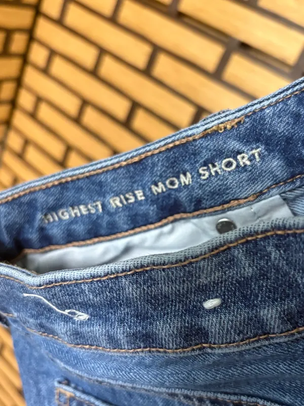 American Eagle Highest Rise Mom Jean Shorts Size 14 - Image 7