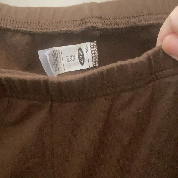 FINAL MARKDOWN Old navy shorts xxl - Image 2