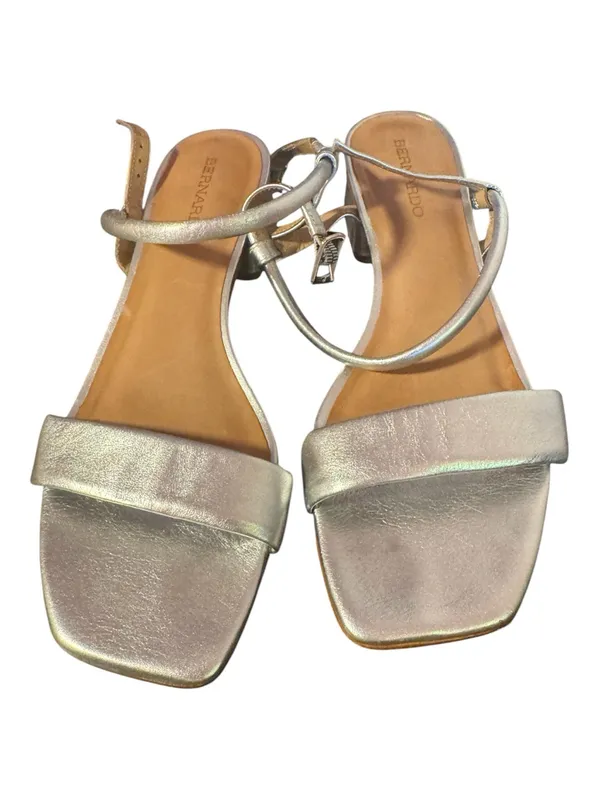 Bernardo Josei Metallic Silver Leather Low Heel Sandals Size 10 - Image 4