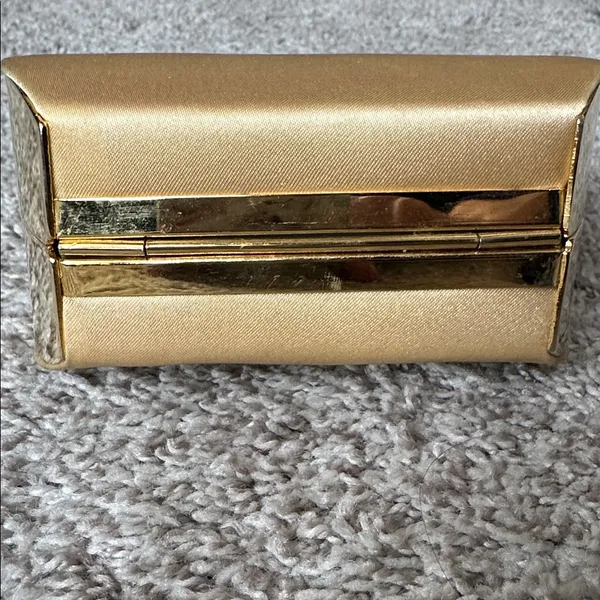 Jessica McClintock GUC gold satin evening bag. Long removable crossbody chain. - Image 6
