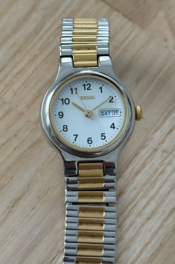 Seiko Two-Tone Ladies Watch White Dial Date Windows Stretch Bracelet New Battery - Image 4