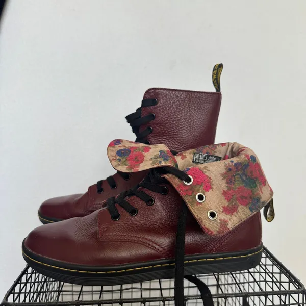 Dr. Martens Stratford Oxblood Leather Floral 9-Eye Combat Boots Women’s 8 - Image 7