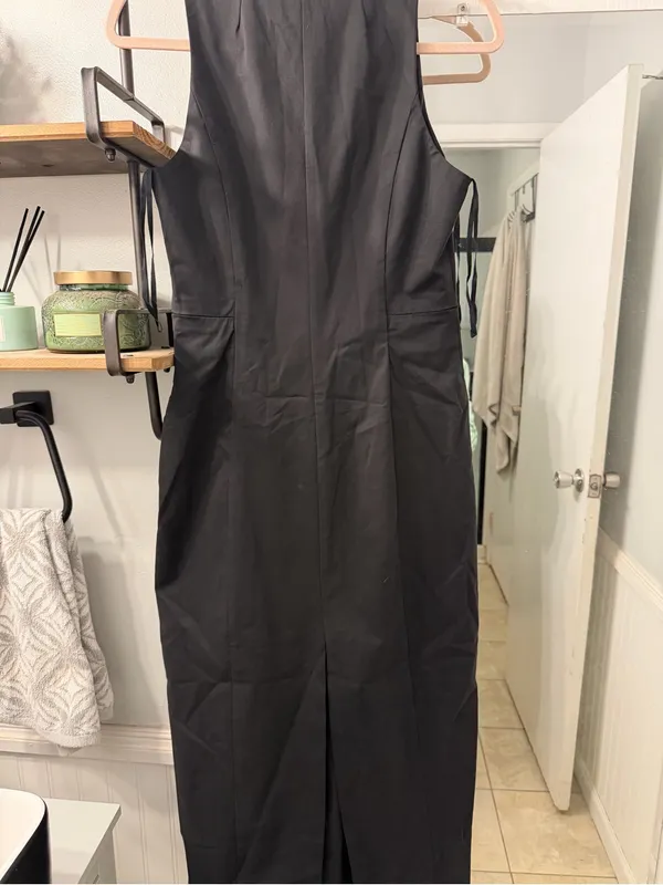 Sovere V-Neck Black Sleeveless Maxi Dress - Image 4