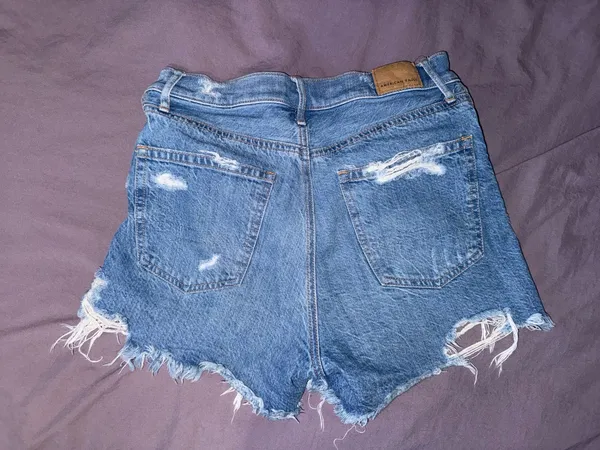 American Eagle Highest Rise 90s Boyfriend Shorts - Image 2