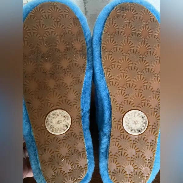 Ugg Fluff Yeah Slide in Bright Blue.  Women’s Size 9 - Image 7