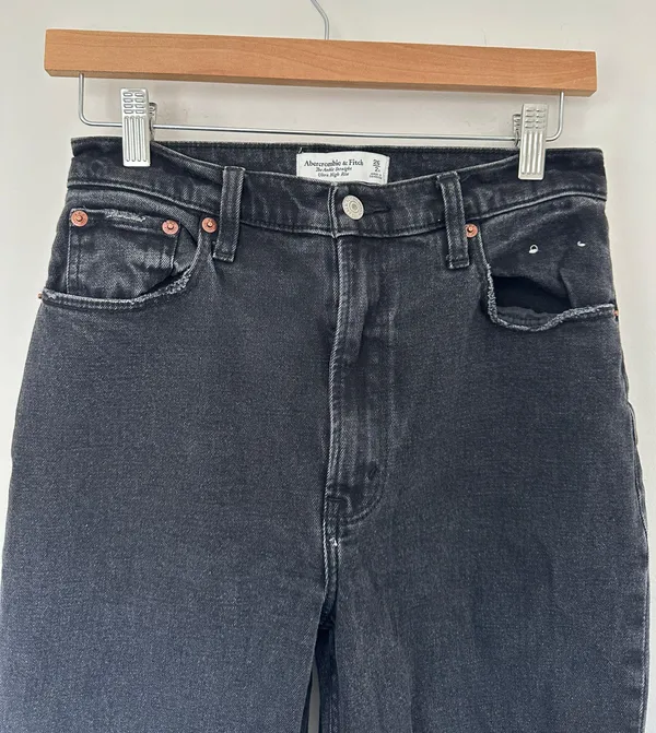 Abercrombie Ultra High Rise Ankle Straight Jean - Image 8