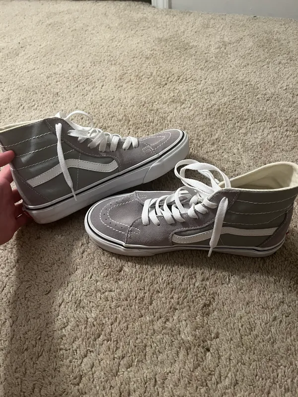 Grey  size 7.5 Women’s - Image 5