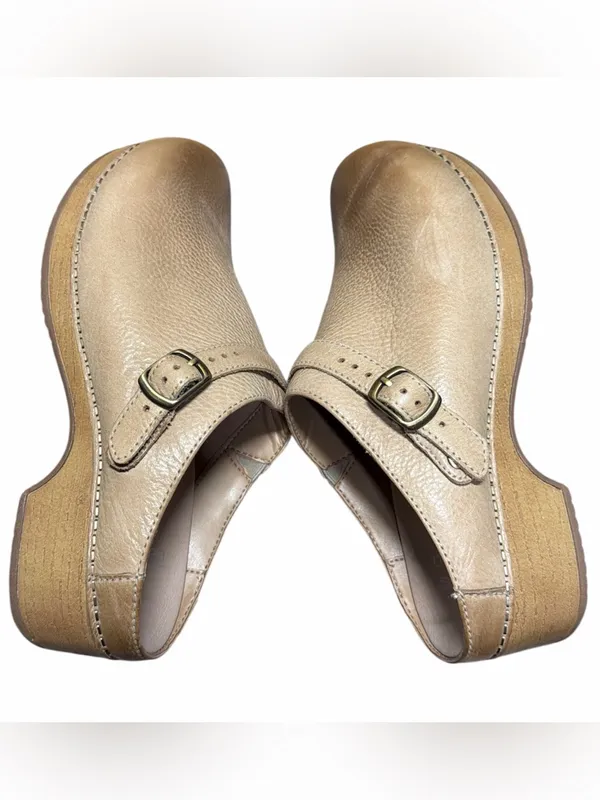 NWOT Dansko Berry Mule Clog Distressed Tan Size 38 - Image 2