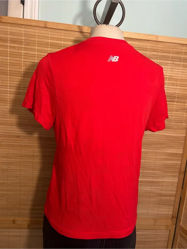 New balance vibrant red Crew Neck Short Sleeve T-Shirt athletic top woman’s M - Image 4