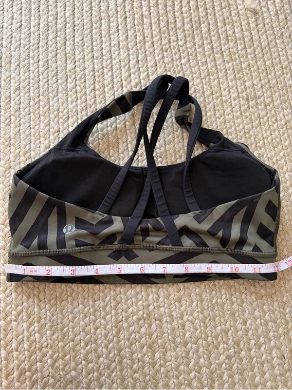 Lululemon Energy Bra in Chevron Shuffle Fatigue Green Black 4 - Image 7