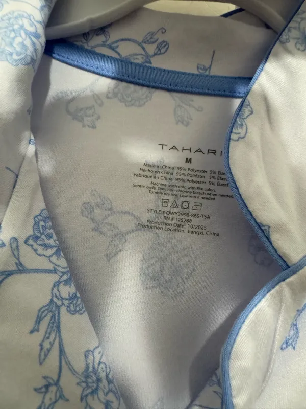 Tahari floral soft and cozy short pajama set size M - Image 3
