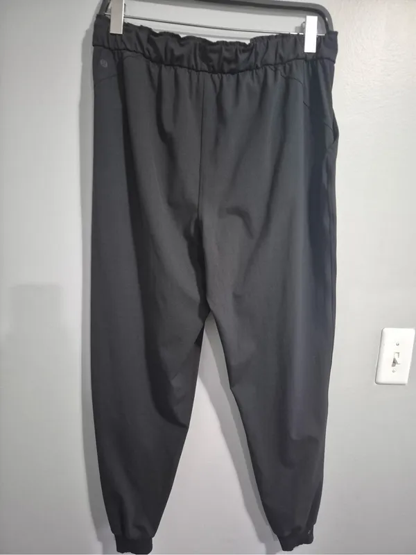 Lululemon women’s black stretch high rise workout lounge jogger pants size 14 - Image 7
