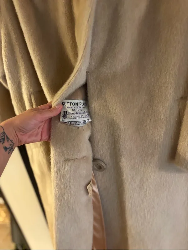 Classic Women's C.W. Holt Cream Real Fur Coat XL - Image 2