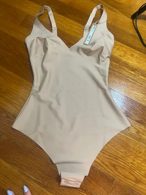 SKIMS Bodysuit - Image 3