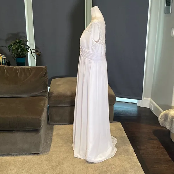 Women’s Full Length Chiffon White Wedding or Special Event Dress Size 16 NWT - Image 8