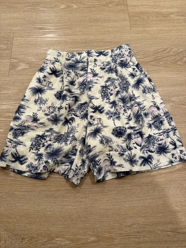 Abercrombie & Fitch Women’s Tropical Linen Blend Tailored Shorts - Image 2