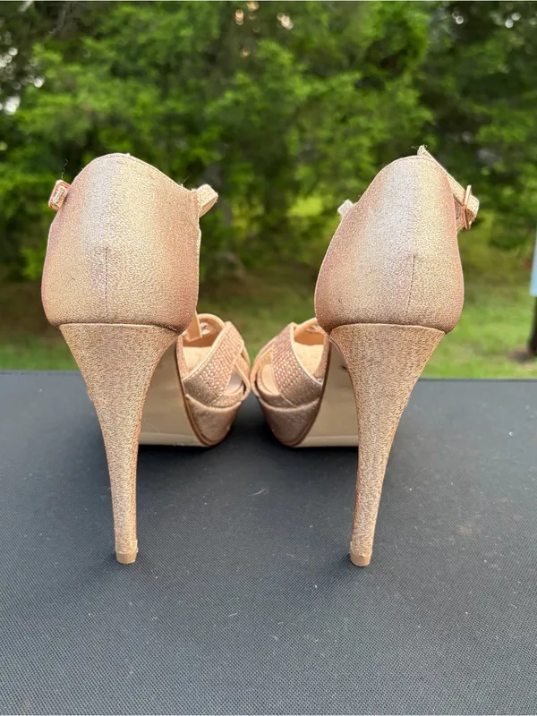 Heart in D rose Gold Glitter T Strap platform heels Sz 8.5 party holiday dance - Image 4