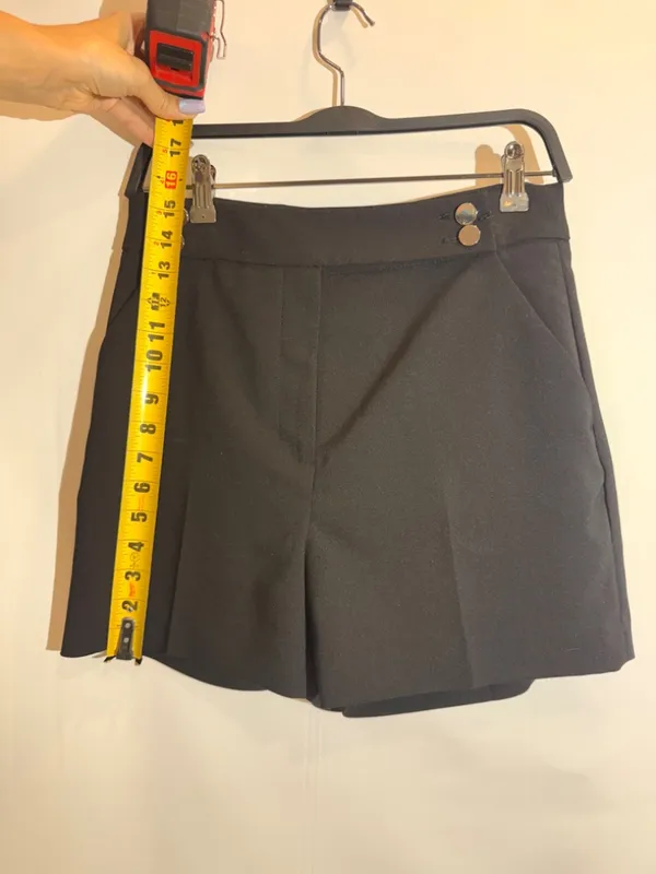 H&M Black High Rise Wide Leg Pleated Tailored Shorts Dressy Size US 6 - Image 4