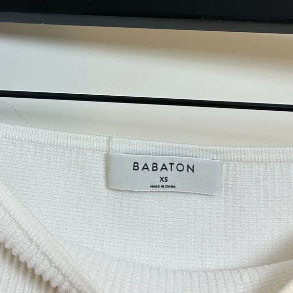ARITZIA Babaton Sculpture Knit Tube Top in White Size X-Small - Image 4