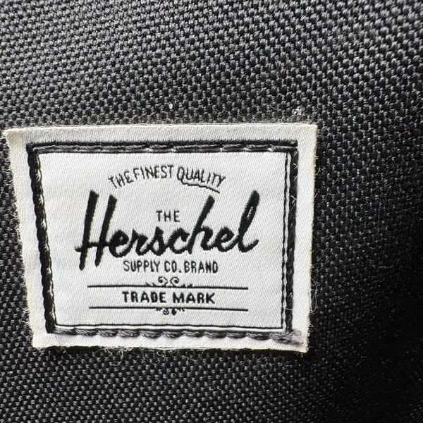 Herschel Nova Mid-Volume 18.0L Laptop Backpack - Black In Good Condition - Image 5