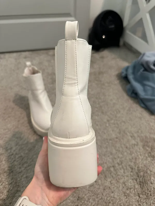 boutique boots Size 5.5 - Image 4