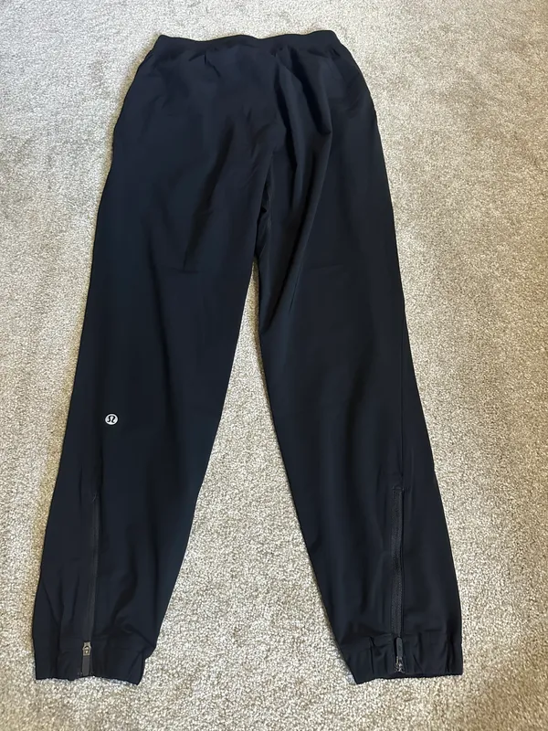 black joggers - Image 2
