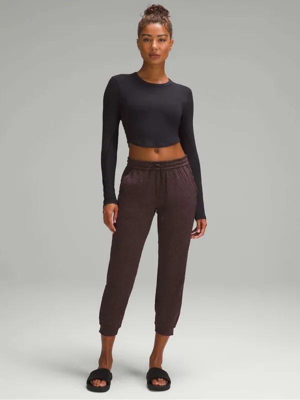 Lululemon Soft Jersey Classic-Fit Mid-Rise Joggers Size 6 NWOT - Image 2