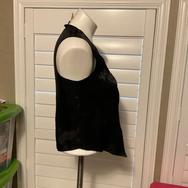 Elegant Black Women's Vest - Image 4