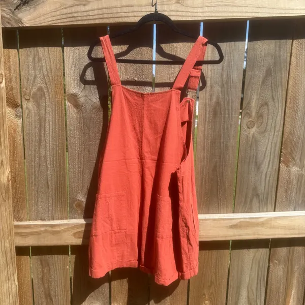 Women's Burnt Orange Textured Overall Romper Size Medium - Image 3