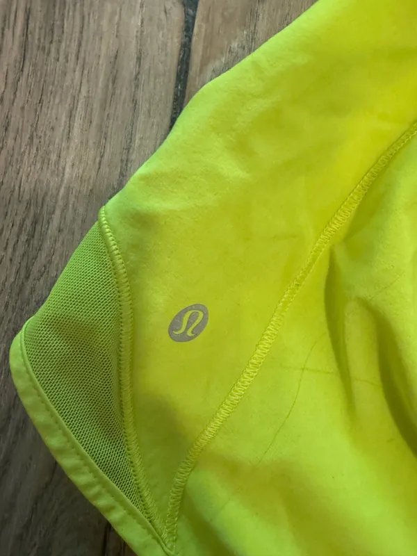 Lululemon Shorts Hotty Hot 4" 2 Neon - Image 2