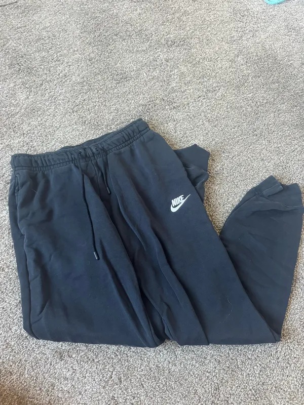 Nike black sweatpants - Image 2