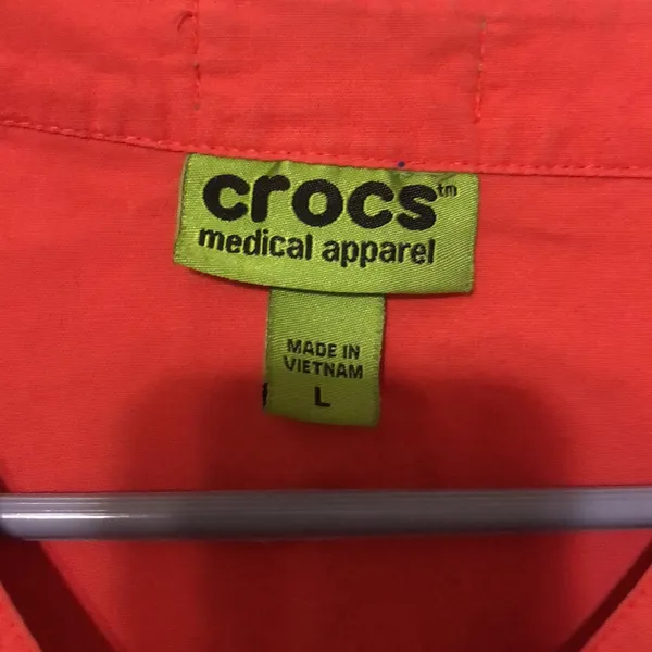 Crocs Medical Apparel Women’s Scrub Top Size Large Orange Color - Image 2