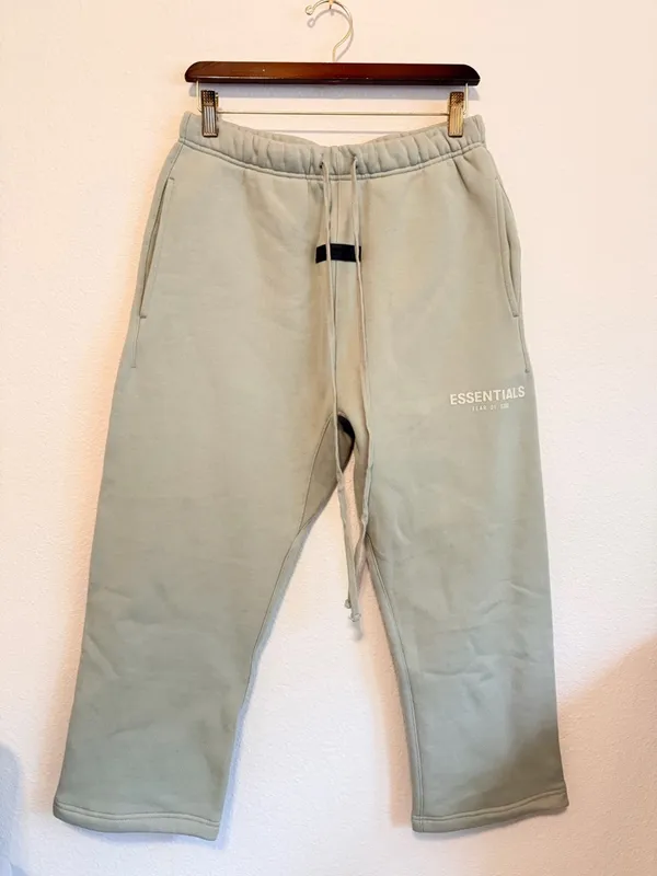Fear of God Essential fleece Sweatpants color eggshell, straight leg sz S Unisex - Image 10