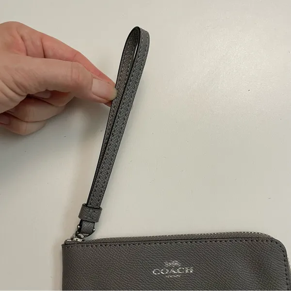 Coach Wristlet Wallet Pouch Corner Zip Credit Card Phone Travel Leather Grey - Image 4