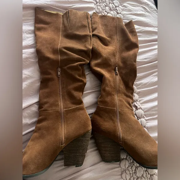 CHARLES DAVID Brown Suede Cowboy Boots - Image 5