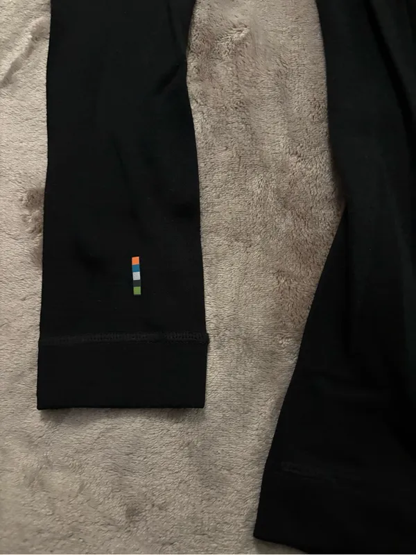 Smartwool Women's Size M Long-Sleeve Black Quarter-Zip Base Layer - Image 8