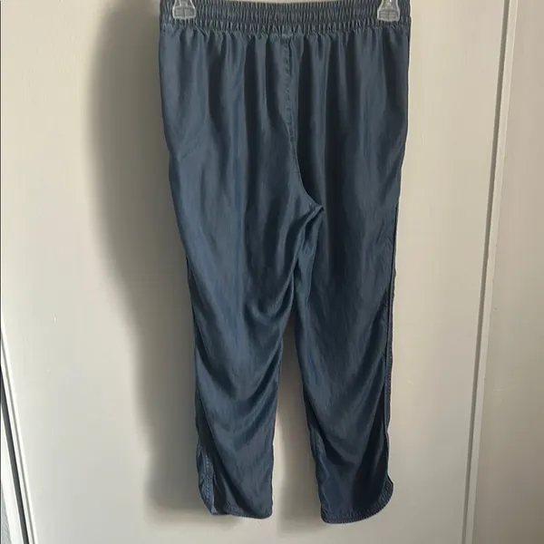 Lands’ End Women’s Casual Chambray Drawstring Ankle Pants - Image 4