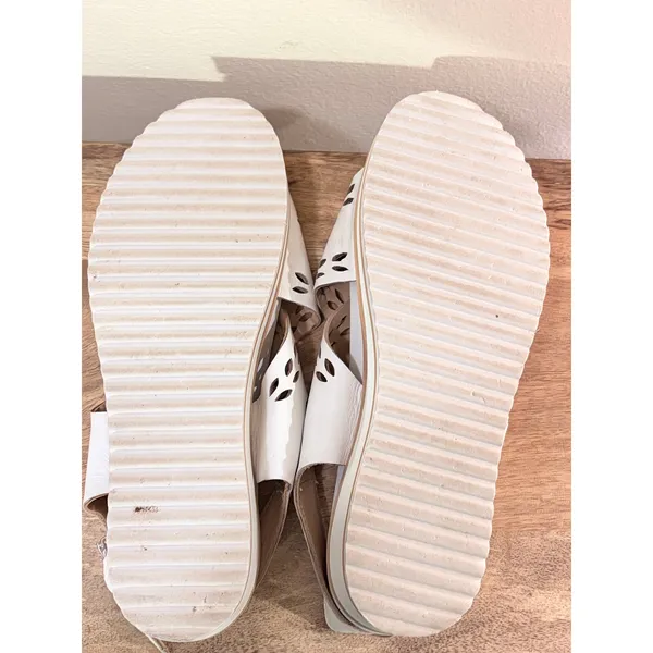 David Tate White Leather Laser Cut Crisscross Slingback Platform Sandals‎ 8.5 - Image 11