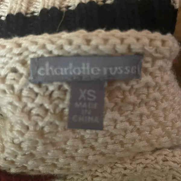 Cropped V Neck Sweater - Image 4